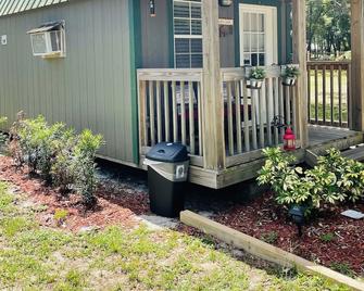 Tiny Farmhouse Haven! - Apopka - Outdoors view