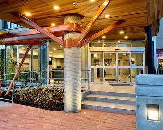 Quality Inn - Nanaimo - Building
