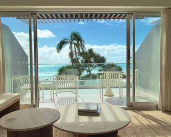 Netanya Noosa Beachfront Resort - Noosa Heads - Balcony