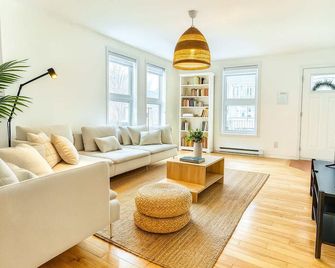 Urban Boho - Hot tub - EV Chrger - 3 Free Parking - Quebec - Sala de estar