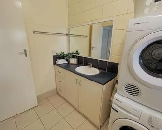 Esperance Little Units 2 - Esperance - Laundry facility