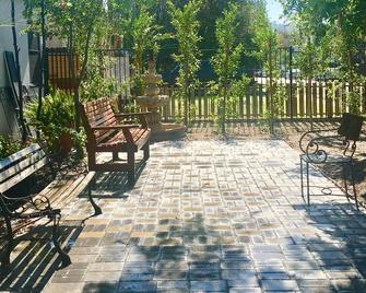 Prime location in Toluca Lake - Los Angeles - Patio