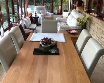 Tranquil accommodation in a great location. - 라나크 - 다이닝룸