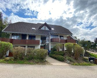 Gemütliche Wohnung, 2 Personen. Genießen Sie die Natur zu Jeder Zeit des Jahres - Hinterzarten - Bâtiment
