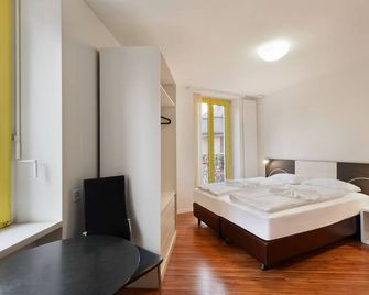 Swiss Star California - Zúrich - Habitación