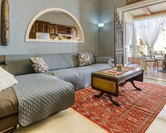 A Lovely 3BR Maisonette in lovely town of Rabat by 360 Estates - Bugibba - Wohnzimmer