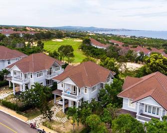Villa Panda at Sea Links Golf Resort - Mũi Né - Building