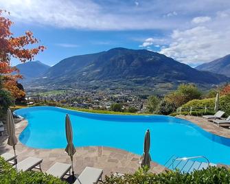 Hotel Sonnbichl - Tirolo - Pool