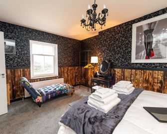 Bosuns Chair - Lymington - Bedroom