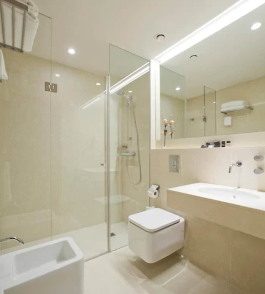Hotel Araba - Vitoria - Bad