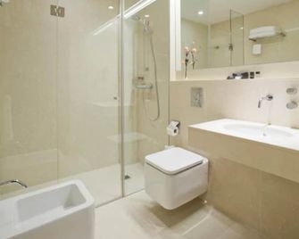 Hotel Araba - Vitoria - Bad