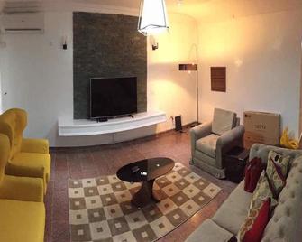 Koza Apartment - Ikoyi - Living room