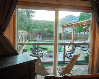 Beautiful & Peaceful Vacation home with jacuzzi - Kelseyville - Balcón