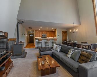 Great Escape Dollar Point Home By RedAwning - Tahoe City - Living room