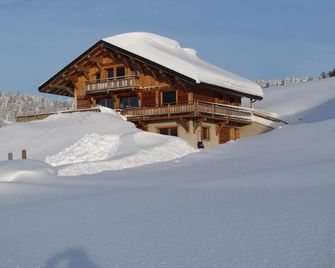 Les Eterlous' character chalet, breathtaking view of the valley. - Foncine-le-Haut - Bâtiment