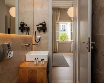 Amalie Suites - Náfplio - Bathroom