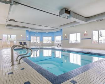 Ramada Limited Golden - גולדן - בריכה