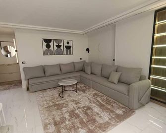 Service Apartment in a central location compound Cairo Maadi Mokattam Kattamya - El Cairo - Sala de estar