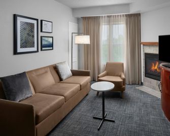 Residence Inn by Marriott East Rutherford Meadowlands - East Rutherford - Living room