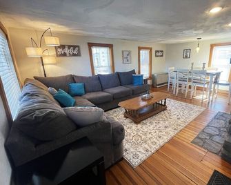Serenity Shore Cabin near Ski mountain - Sunapee - Sala de estar