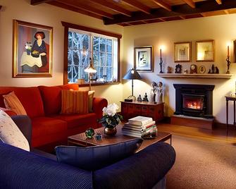 Retiro Park Lodge - Nelson - Living room