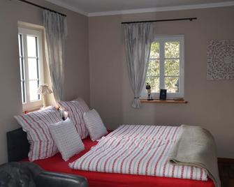 Pension Adele - Ruhig, direkt am Elberadweg & Badesee mit Balkon - Dresde - Chambre
