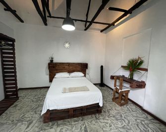 Hostal Chontaduro Casa Colonial En Pleno - Cali - Kamar Tidur
