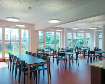 Zug Youth Hostel - Zug - Restaurant