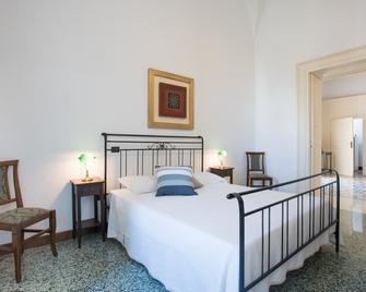 Palazzo Scarciglia - Minervino di Lecce - Camera da letto