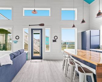Moonlight Seas Gulf Front Home - Steps onto the beach - Freeport - Sala de estar