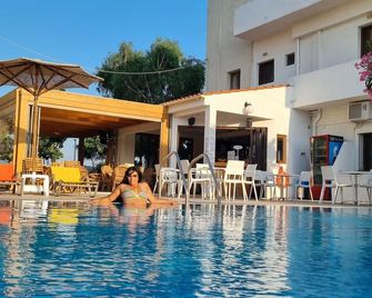 Arhodiko Hotel - Ηράκλειο - Πισίνα