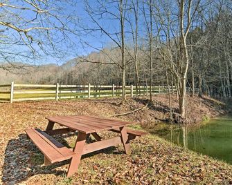 Hot Tub & Mtn Views: Marshall Cottage! - Marshall