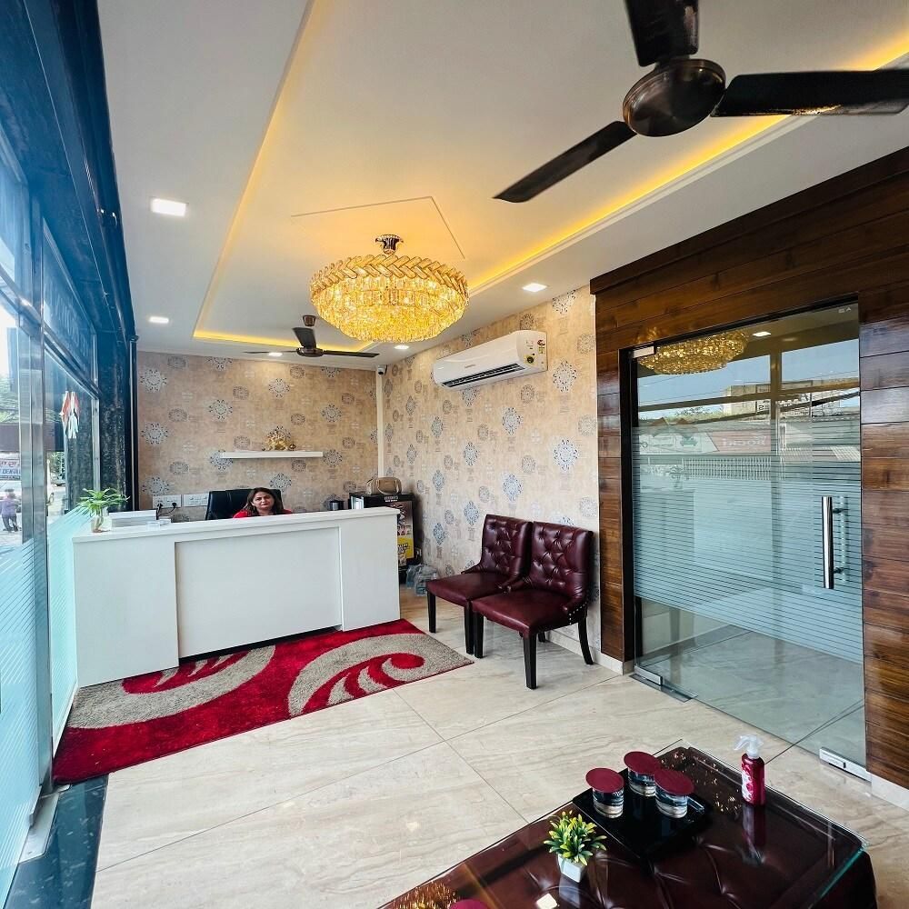 Hotel Crown Inn - Jalandhar - Рецепція