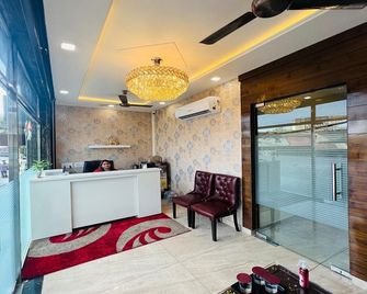 Goroomgo Crown Inn Jalandhar - Jalandhar - Рецепція