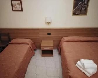 Appartamento privato Simone - Rome - Bedroom