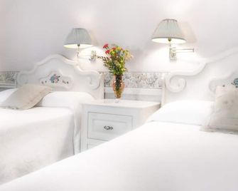 Telegraph House Motel - Baddeck - Schlafzimmer