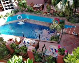 Hotel Amanhavis - Benahavis - Pool