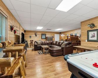 New! Deer Lake Lodge Near Center Hill Lake - Smithville - Lounge