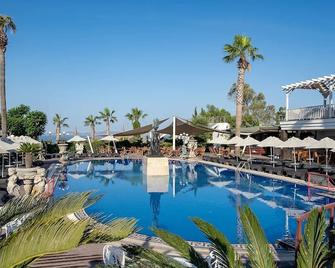 Golden Beach Resort & Spa - Turgutreis - Πισίνα