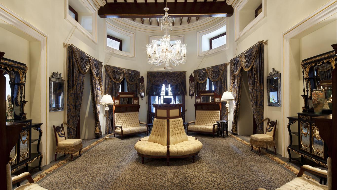 تاج فالاكوما بالاس