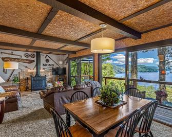 Mom's Place-Cozy Cabin On Lake Glenville-Lake Access from many easy locations - Cashiers - Dining room