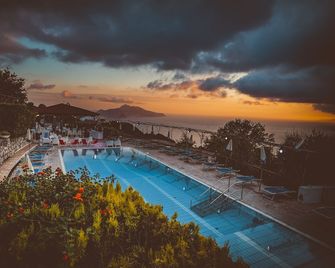 Gocce Di Capri Resort - Massa Lubrense - Basen