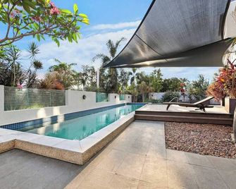 'Pearl Paradise' A Tropical Oasis with Ocean Views - Nightcliff - Pool