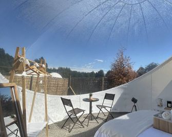 'Immerse in luxury under the stars at our bubble hotel “Open Sky Bubble Hotel” - פוקון - מרפסת
