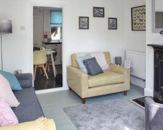 Colchester, Cosyquietopen Firepatiopetstrain - Rowhedge - Sala de estar