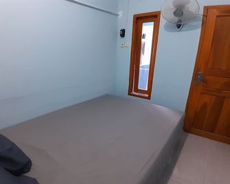 Hotel O Wisma Bintang Jepara - Jepara - Habitación