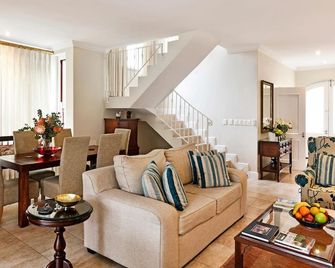 10 Villefranche - Franschhoek - Living room