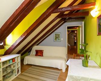 Old Town Baroque Palace Accommodation - Дубровник - Вітальня