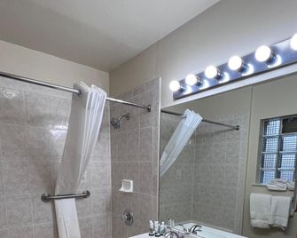 Sunrise Motor Inn - קודי