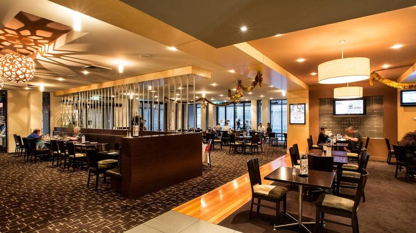 Nightcap at Excelsior Hotel